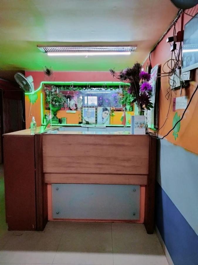 Aparna Guest House Māldah Екстериор снимка