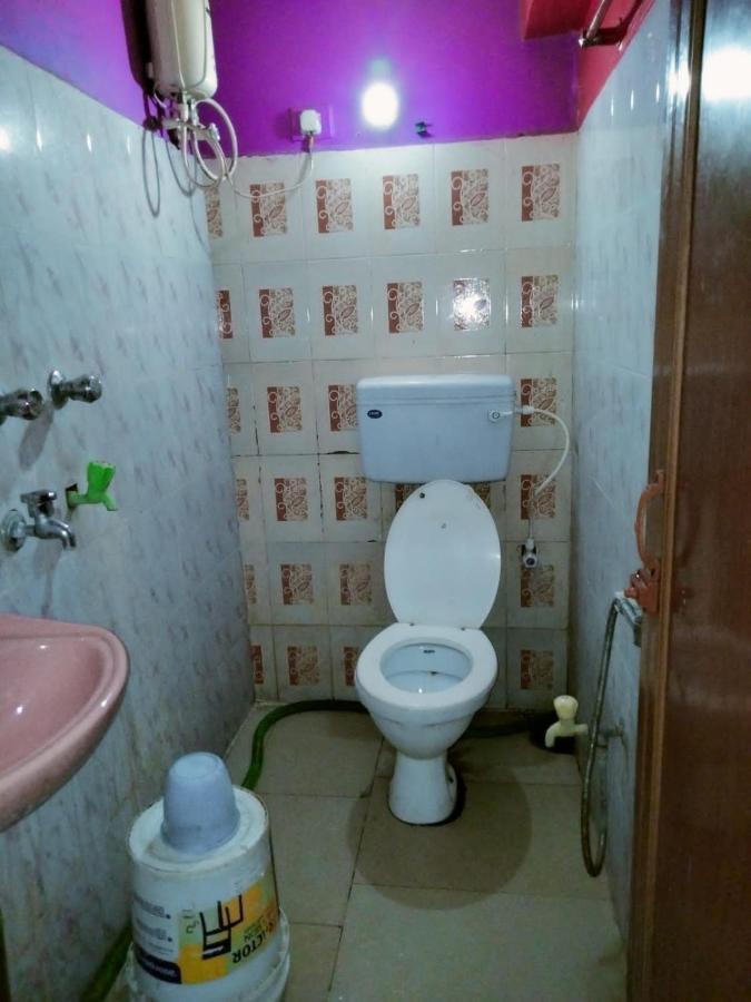 Aparna Guest House Māldah Екстериор снимка
